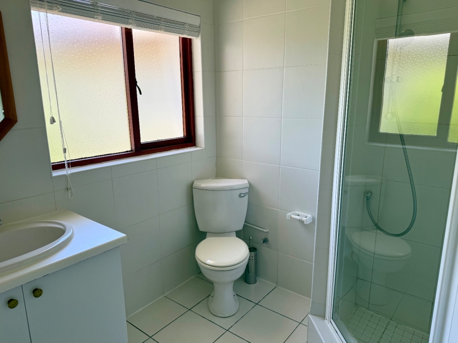 6 Bedroom Property for Sale in Leisure Isle Western Cape